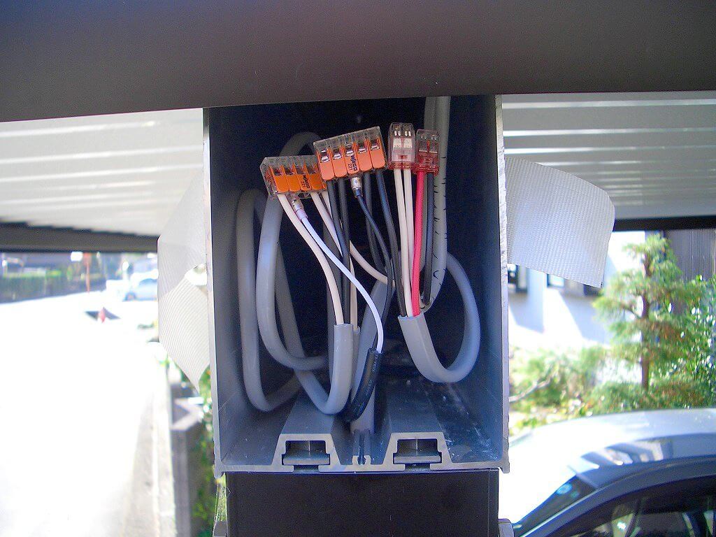 カーポート照明の配線工事（ケーブルの接続部分2）
