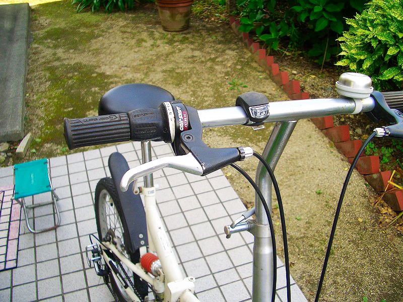 「DIYで自転車のグリップシフト交換【カチカチは価値】」のアイキャッチ画像