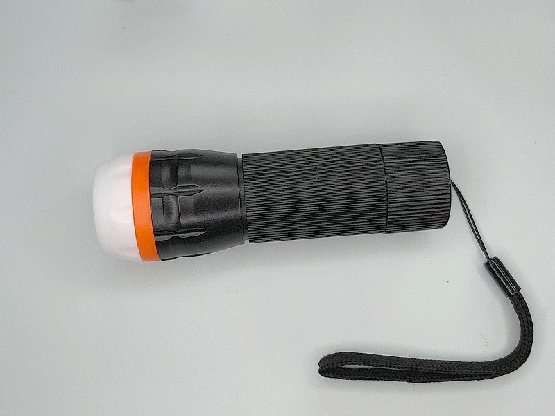 ダイソーハンディライト SUPER LED ズームライト