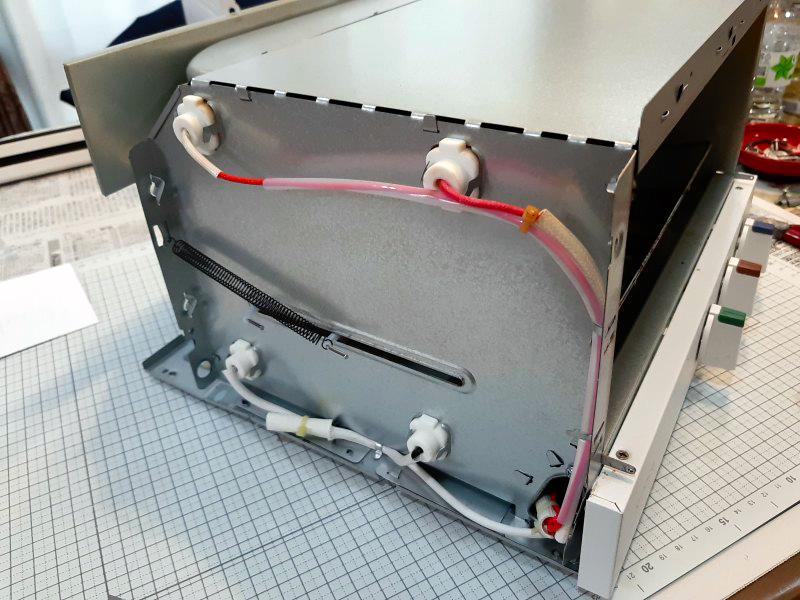 siroca オーブントースター すばやき ST-4A251の内部
左側面