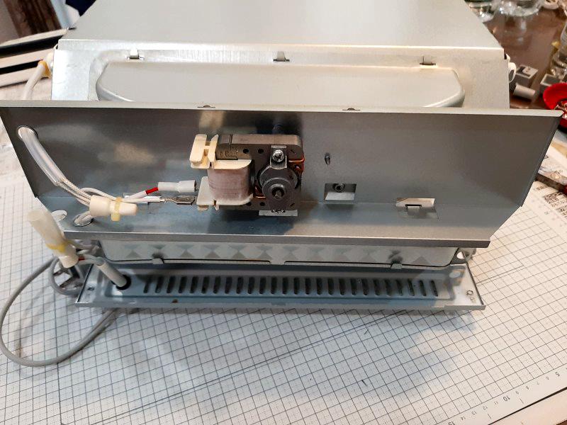 siroca オーブントースター すばやき ST-4A251の内部
後背部