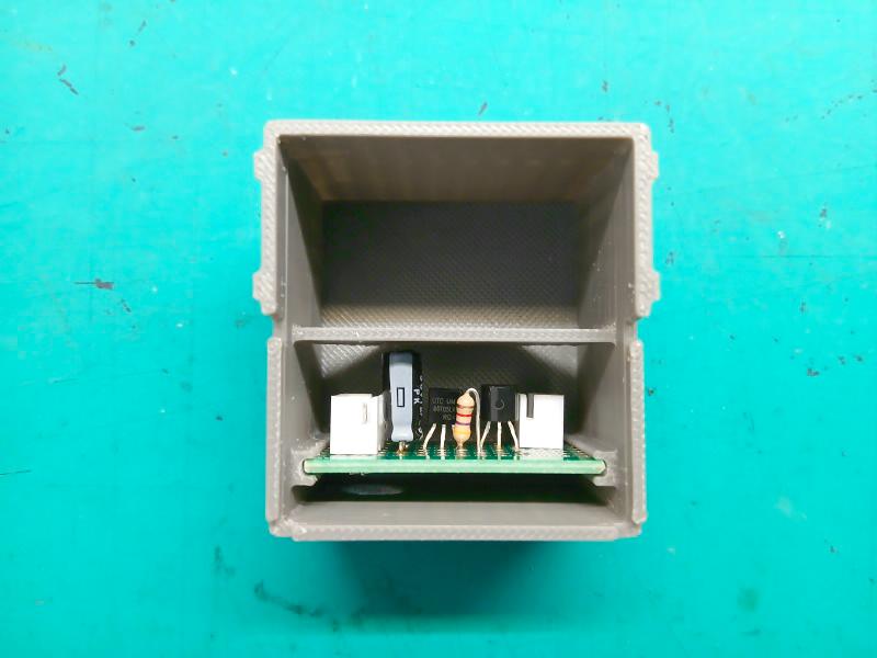 回路基板を組み込んだメロディユニットのケース