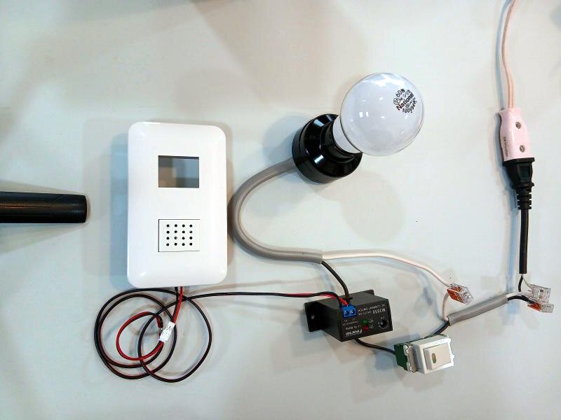 電流検出スイッチを組み込むことを想定したカーポート照明の模擬配線