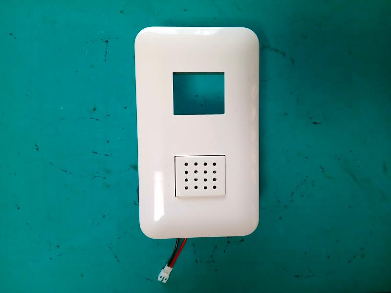 カバープレートを取り付けた外観