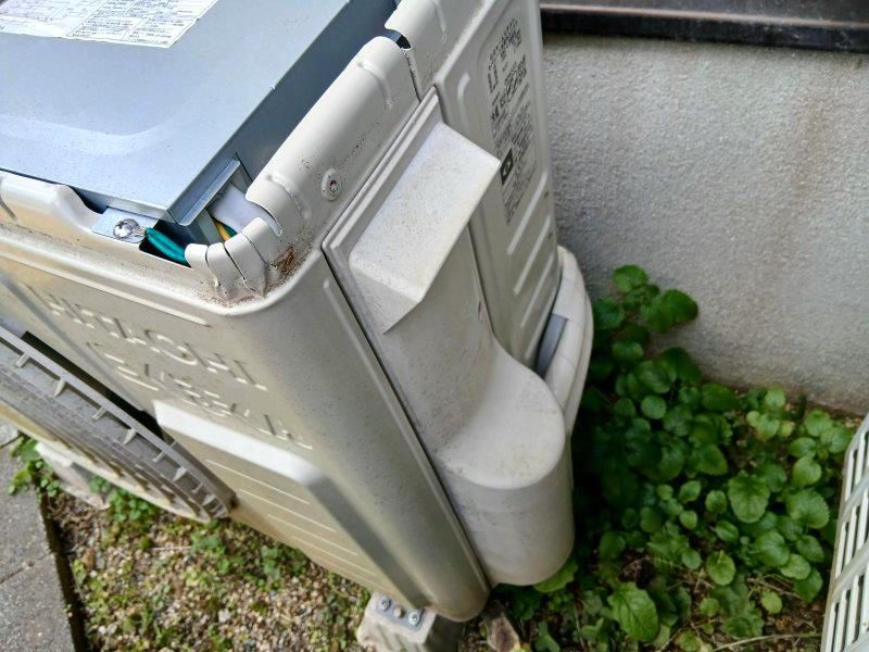 修理手順④
室外機のサイドにあるプラスチックカバー