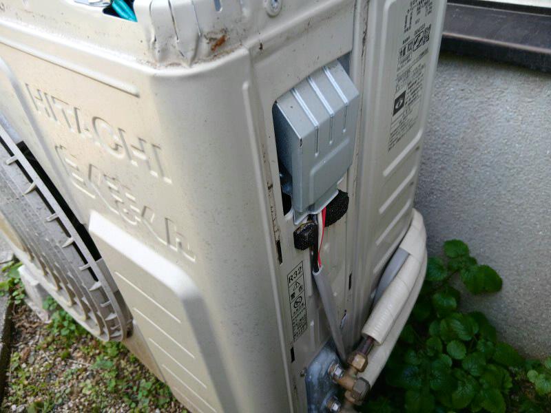 修理手順⑤
室外機サイドに挿し込まれた電源ケーブル