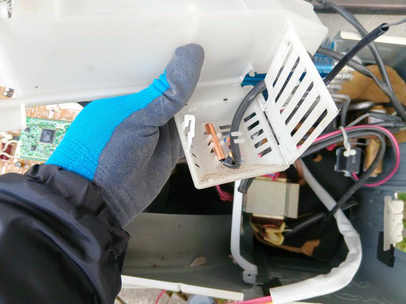 修理手順⑨
交換した新しい温度センサー