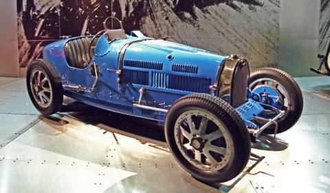 レトロフォーミラによく似た「ブガッティ・タイプ35」